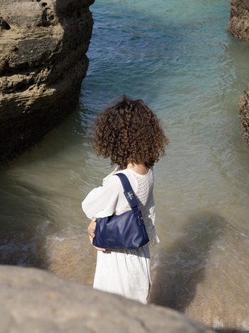 کیف زنانه آدرینا سورمه‌ای